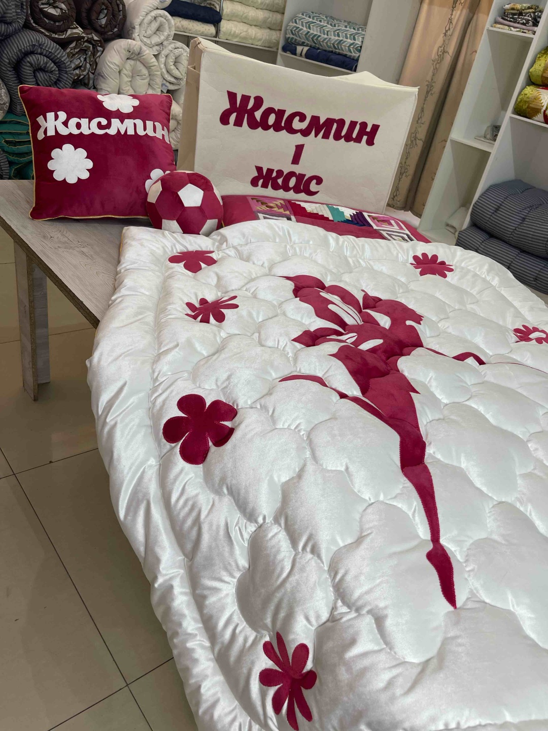 Samruk körpe комплект корпе с подушками 150x120 см, вата, малиновый