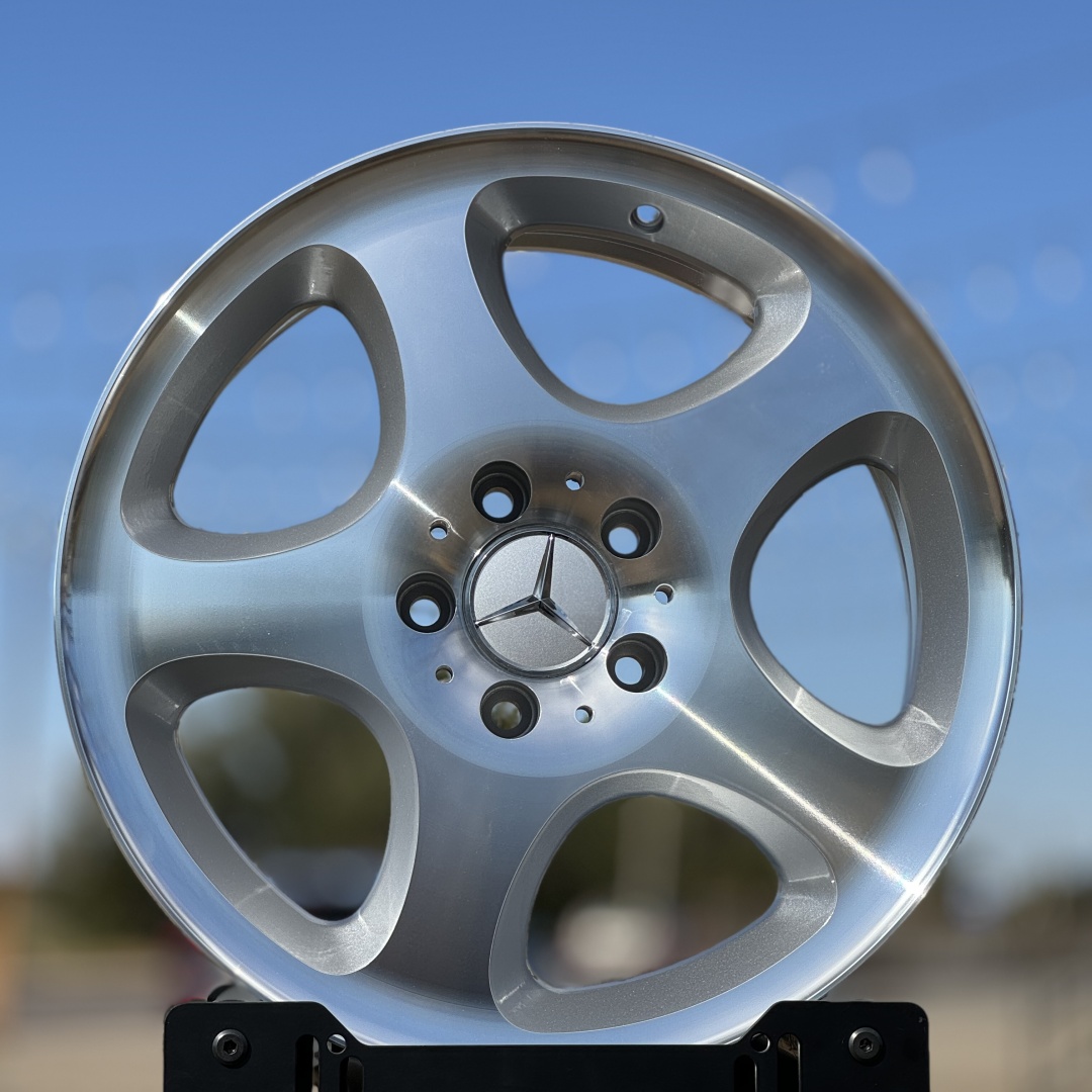 Mercedes Benz HP331 8x17/5x112 D66.6 ET37 4 диска серебристый