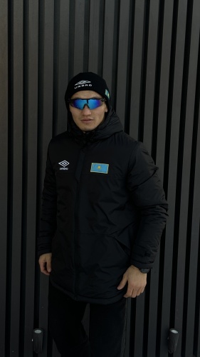Демисезонная куртка Umbro черный