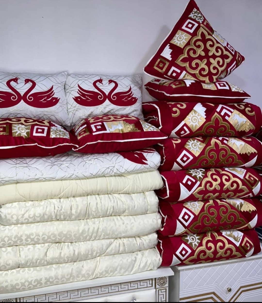 Комплект корпе с подушками 220x80 см, вата, красный