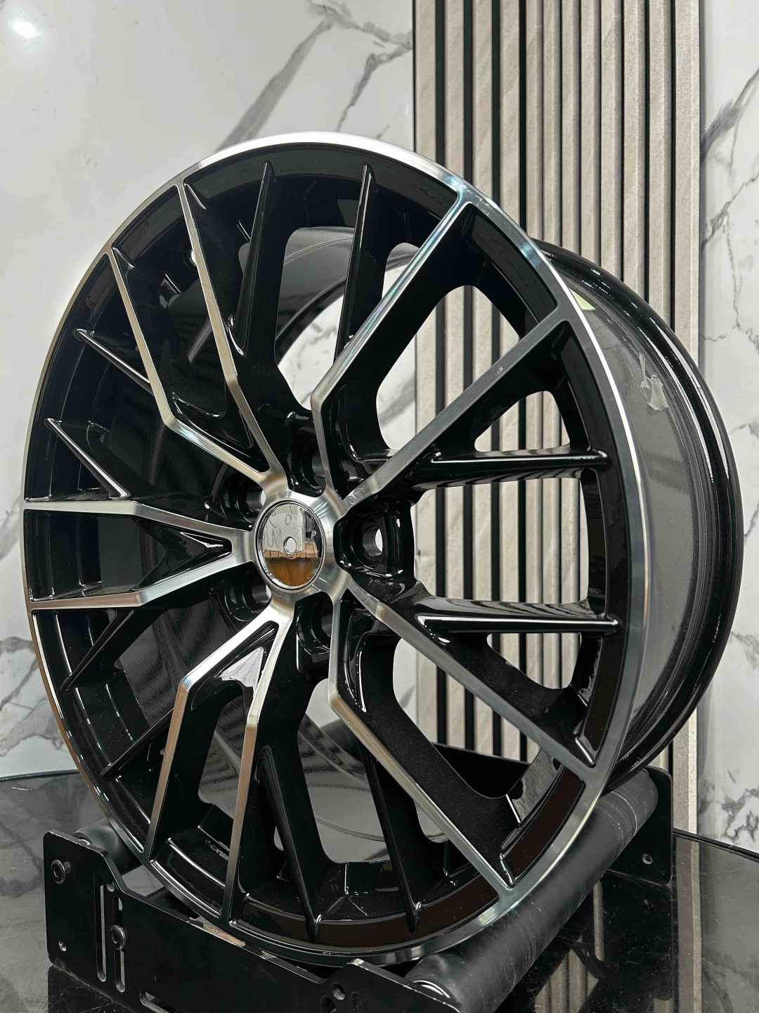 Top Grade EXPFBX2367 8x18/5x114.3 D60.1 ET35 4 диска серебристый, черный