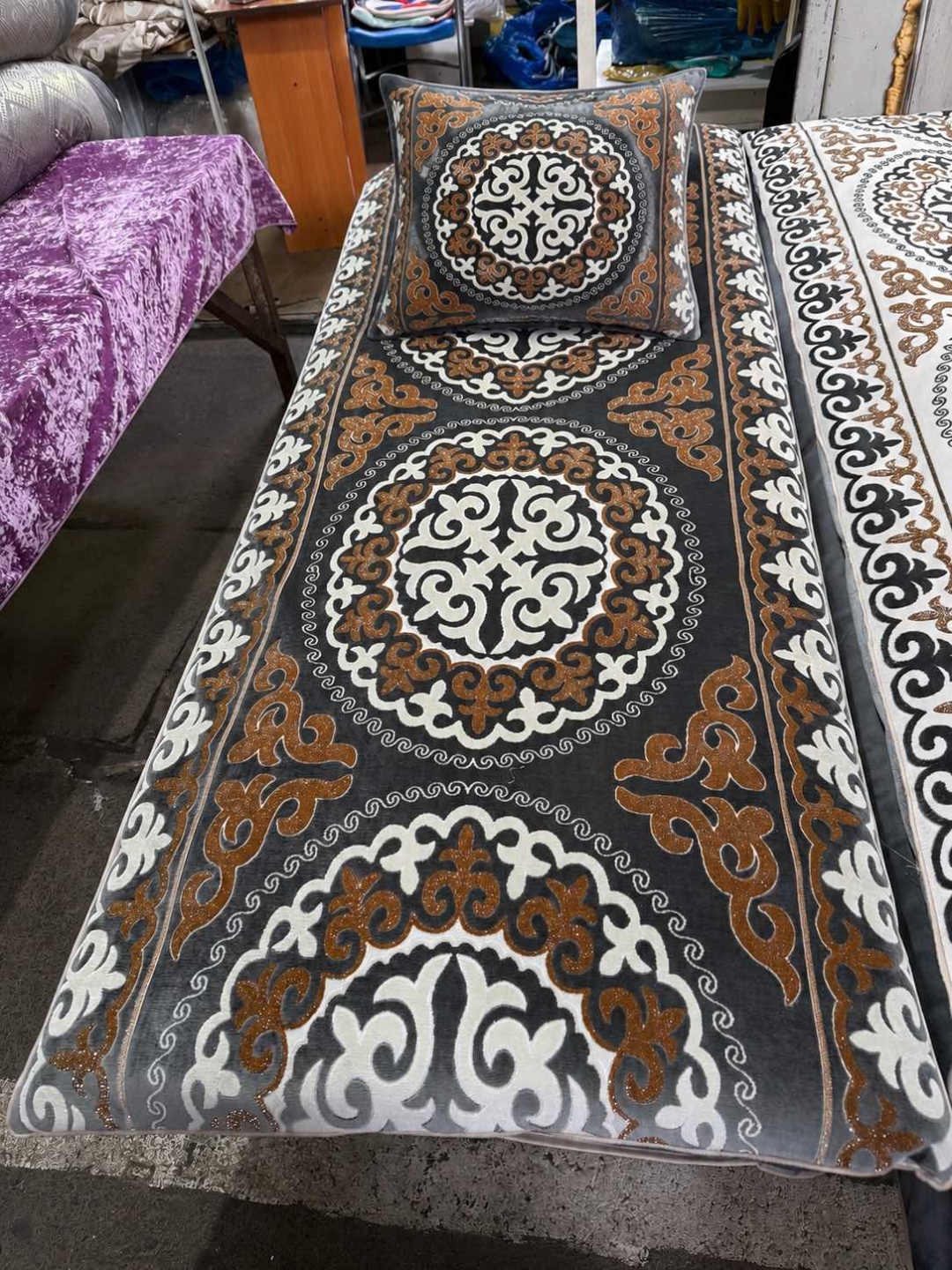 Комплект корпе с подушками 220x80 см, вата, темно - серый