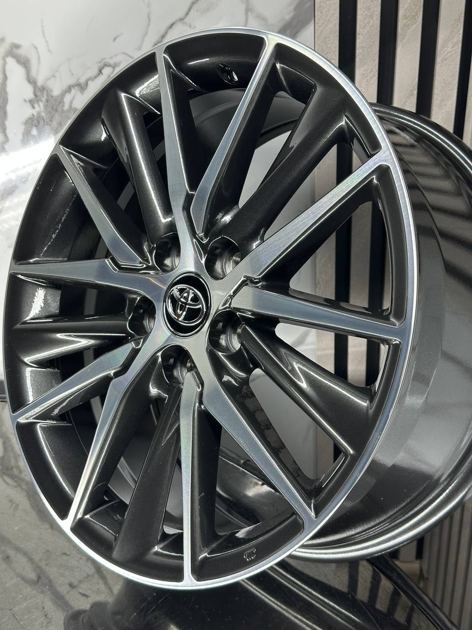 Top Grade Toyota H893F 8x18/5x114.3 D60.1 ET50 4 диска серебристый, серый
