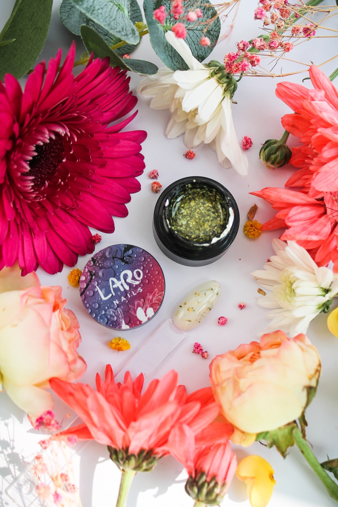 Laro гель для дизайна Flower Gel 02 c сухоцветами 02 5 мл