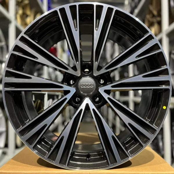 Rainbow Dance AUDI 7.5x17/5x112 D66.6 ET30 4 диска черный, серебристый