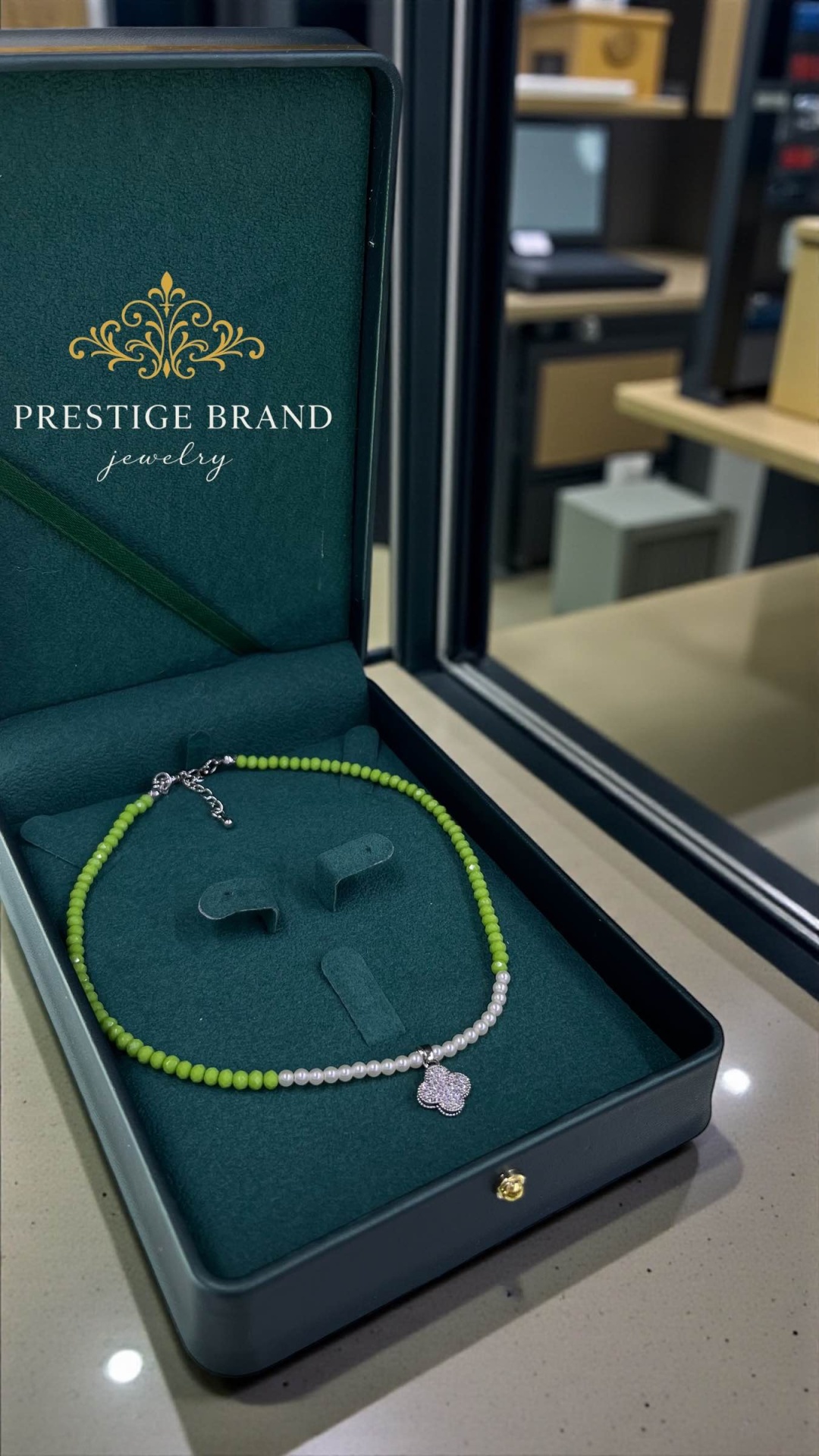 Чокер Prestige brand длина 34 см бижутерный сплав горный хрусталь