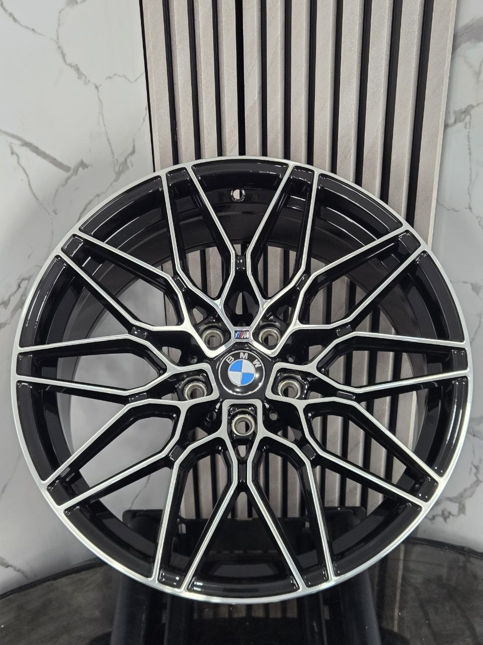 Top Grade bmw h3242ff 8.5/9.5x19/5x120 D72.6 ET30 4 диска черный, серебристый
