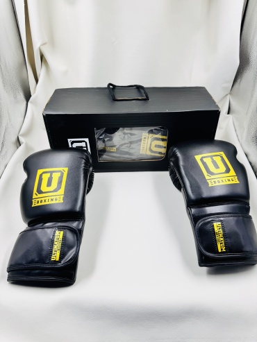 Боксерские перчатки Ultimatum Boxing 12 oz черный