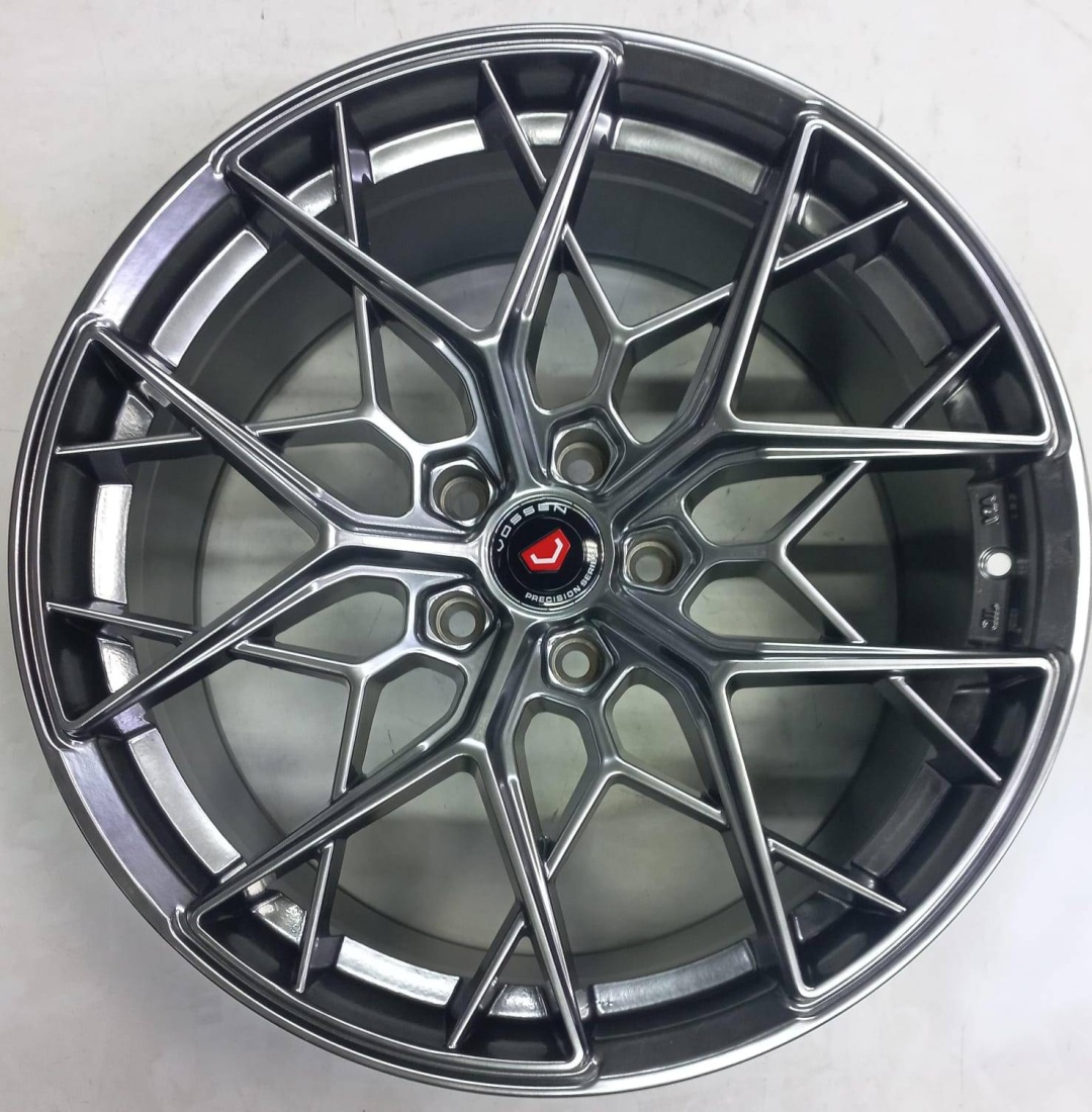 Vossen Vossen 754 8.5/9.5x19/5x114.3 D73.1 ET35.38 4 диска графит