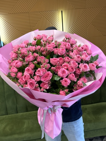 Flowers Center Astana моно-букет с открыткой кустовая роза 11 шт 80 см