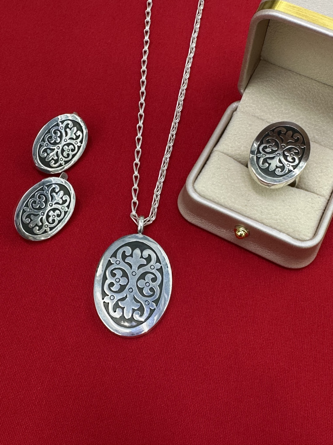 HandMade 0977342 вес 60 г серебро, без вставок