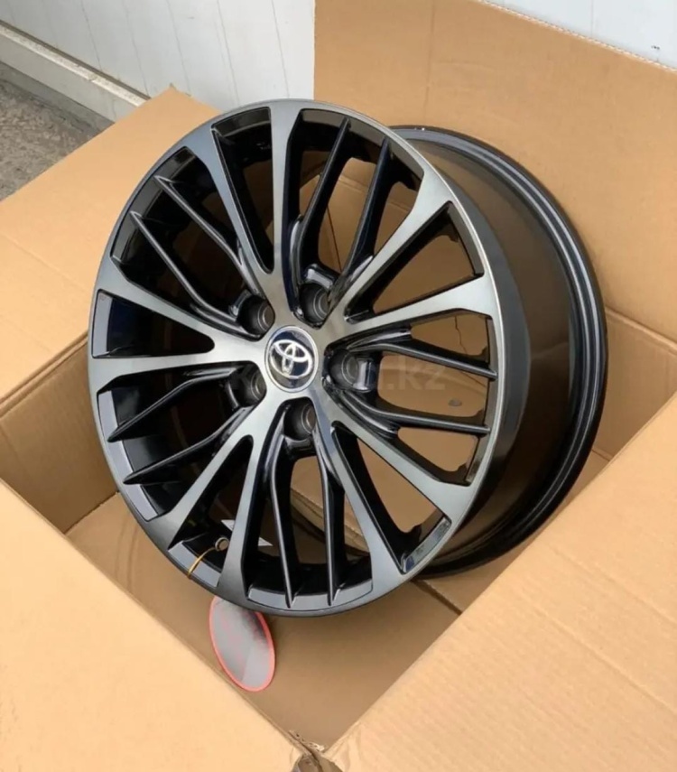 Rainbow TOYOTA CAMRY 70 7.5x17/5x114.3 D60.1 ET40 4 диска черный, синий