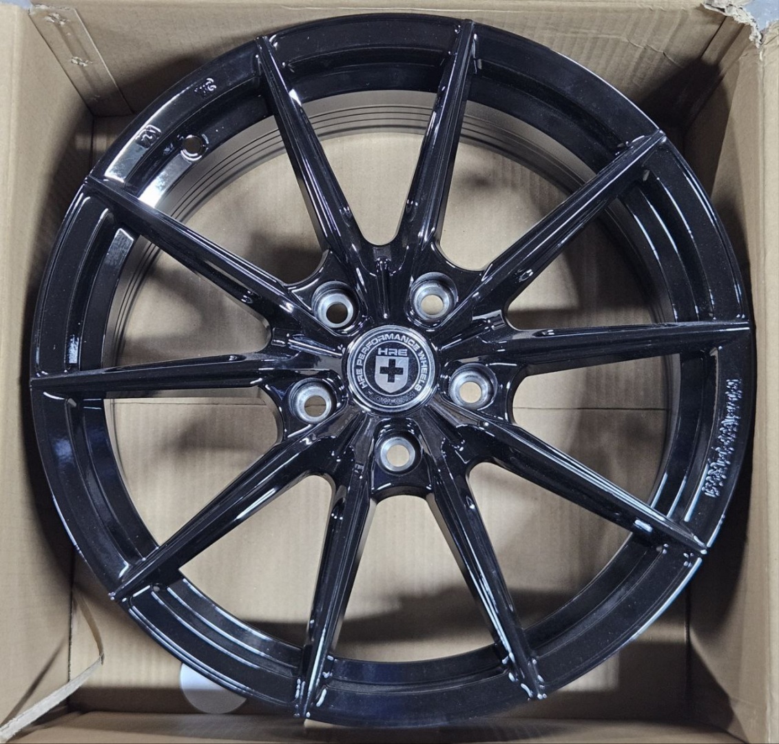 Fonyee XF005 7.5x17/5x114.3 D73.1 ET35 4 диска черный