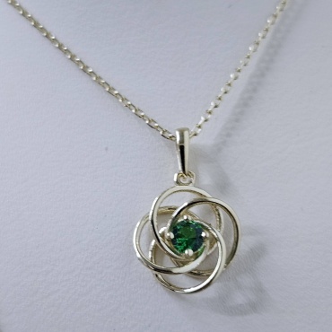 Колье Gaukhar Jewelry BK094-N длина 45 см вес 1.57 г золото, изумруд