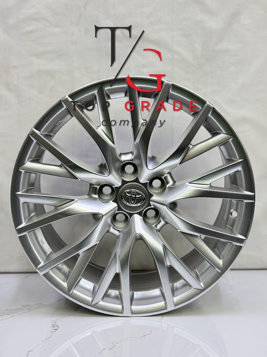 Toyota Tg0074 8x18/5x114.3 D60.1 ET45 4 диска серебристый
