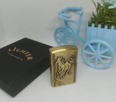 Lighter газовая зажигалка Golden Horse 007, металлический сплав