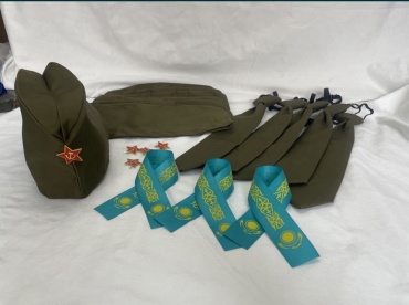 101 Rose Военная пилотка, значок, галстук+лента с орнаментом галстук, пилотка, значок 4 шт