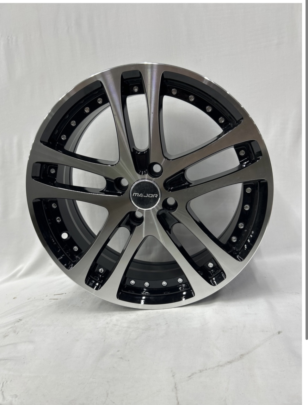 LKN Lkn 6.5x16/4x98 D58.6 ET35 4 диска черный, серебристый