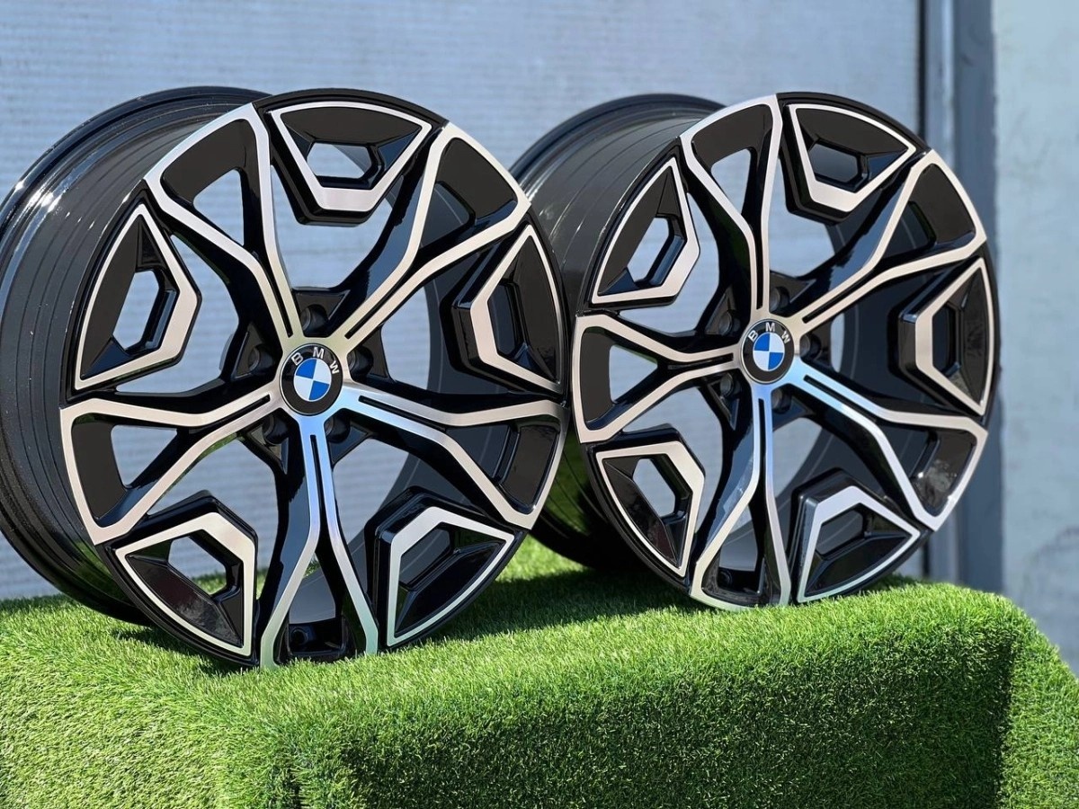 Bmw-yf5670_3 8.5/9.5x20/5x120 D72.6 ET35 4 диска черный, серебристый, графит