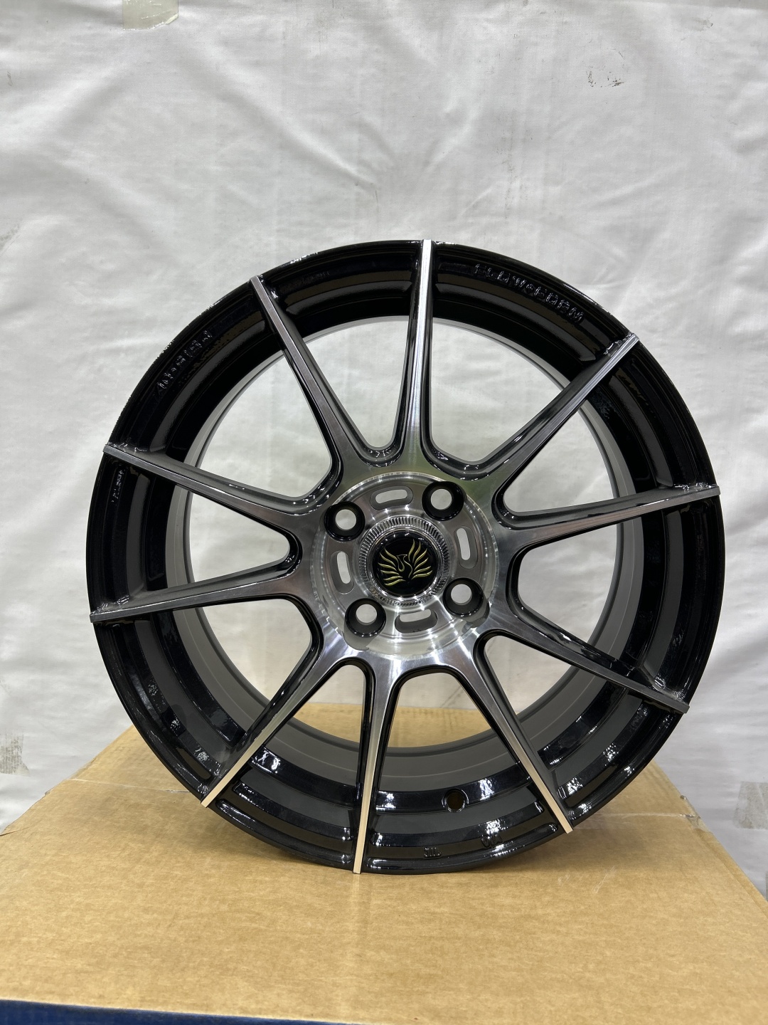 LKN Lkn17 6.5x15/4x100 D67.1 ET35 4 диска черный, серебристый