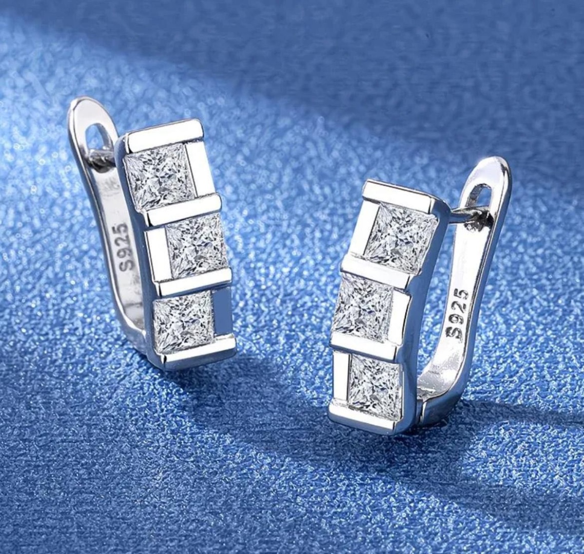 Серьги Bellur S-925 вес 6.12 г серебро, фианит