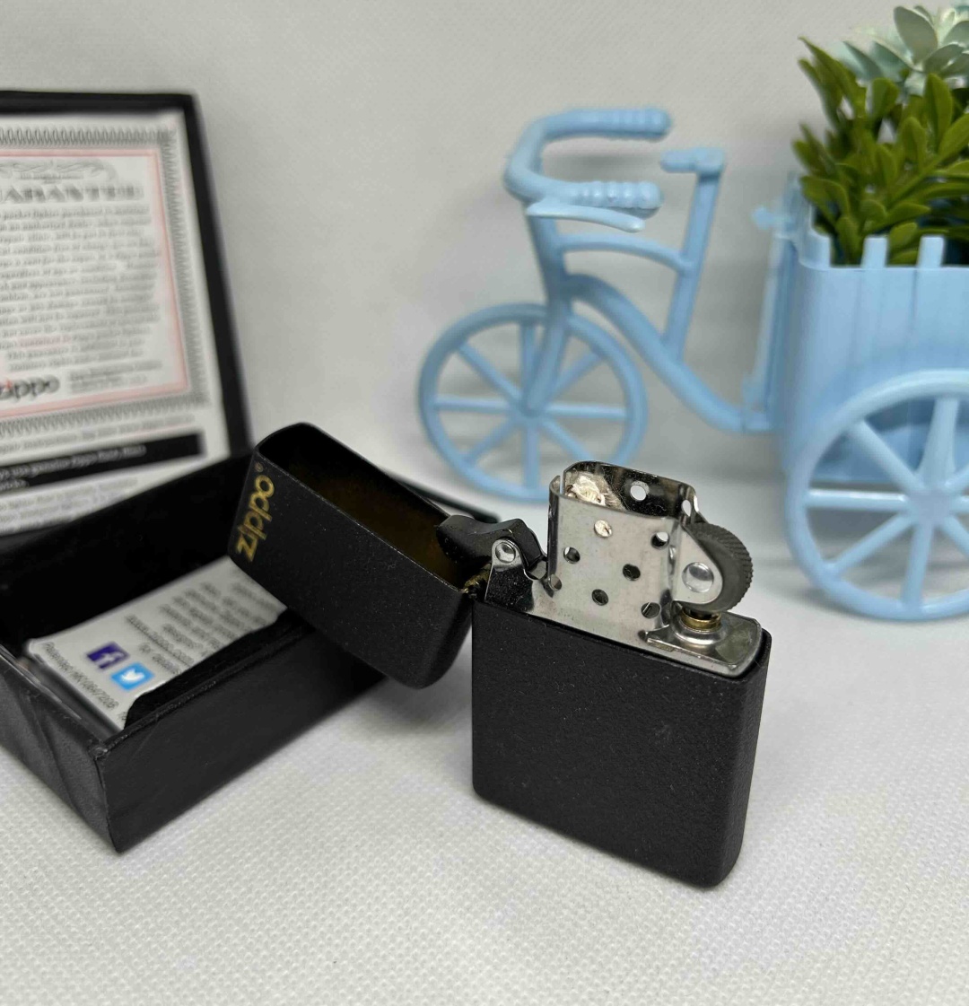 Zippo бензиновая зажигалка Black vip Zippo, металлический сплав