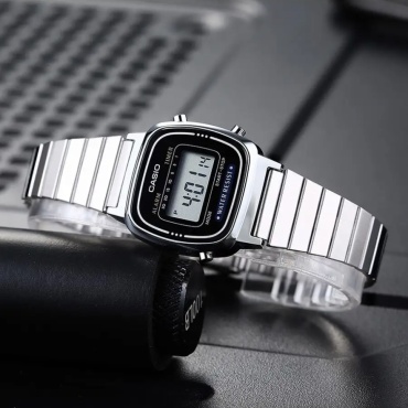 Кварцевые CASIO LA670WA-1DF полимерный пластик