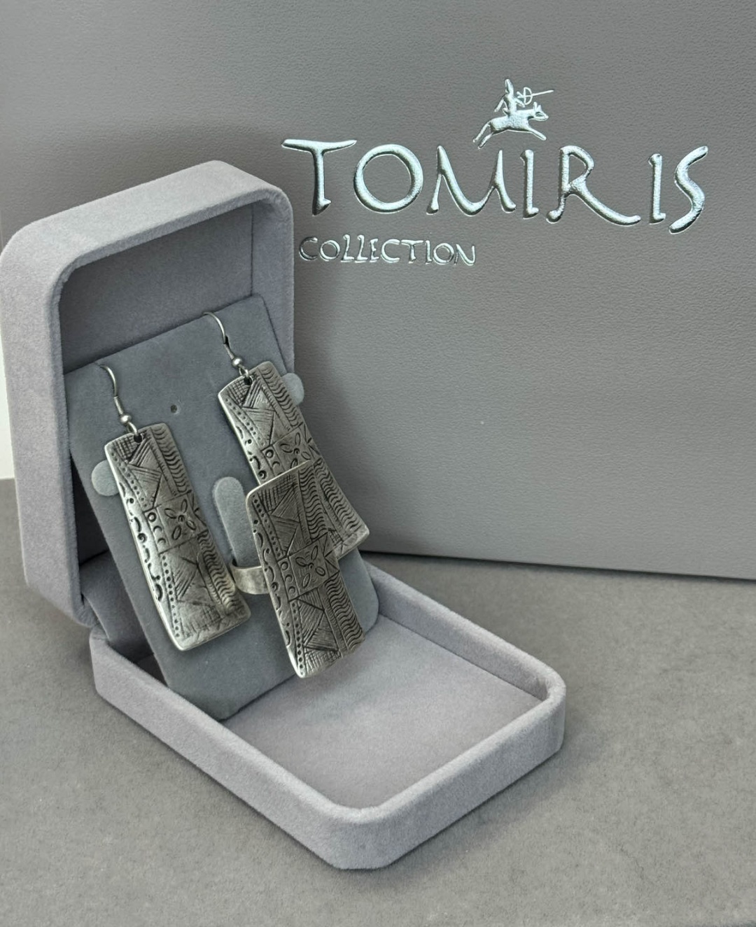 TOMIRIS COLLECTION медицинская сталь, без вставок