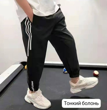 Спортивные брюки черный