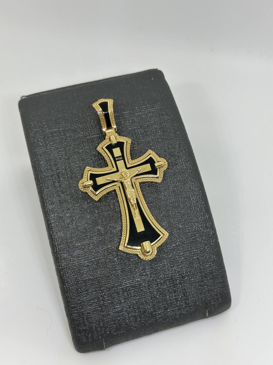 Крестик SAR JEWELRY Aro_E1_9306 вес 9.6 г золото, эмаль