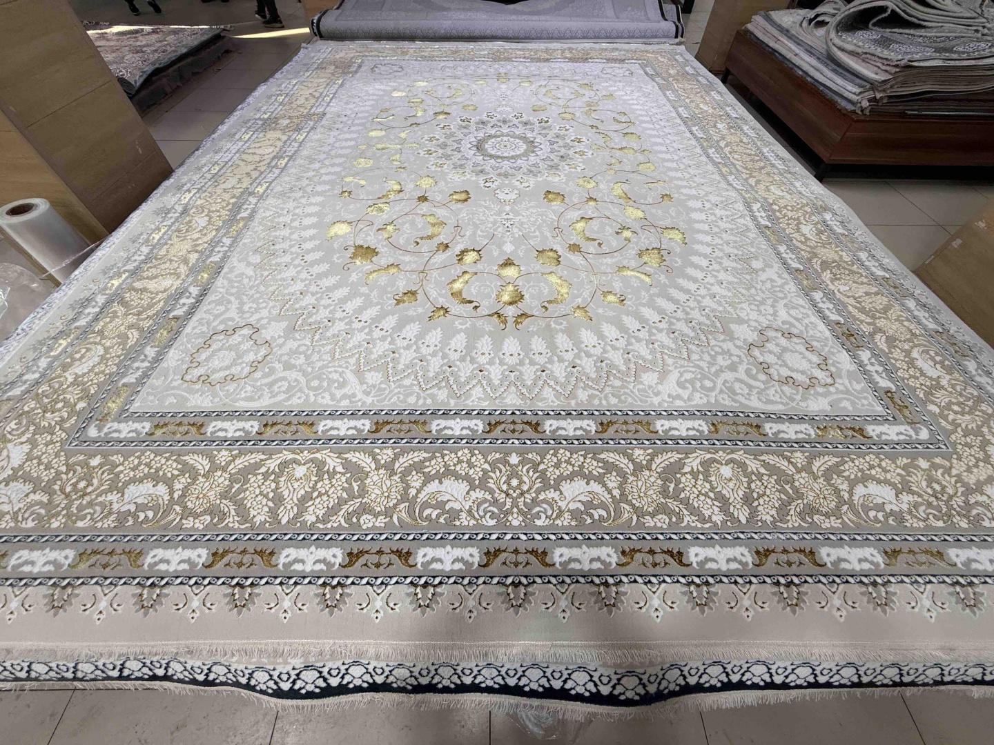 Ковер Meridian Gold 300x600 см, короткий ворс, Турция