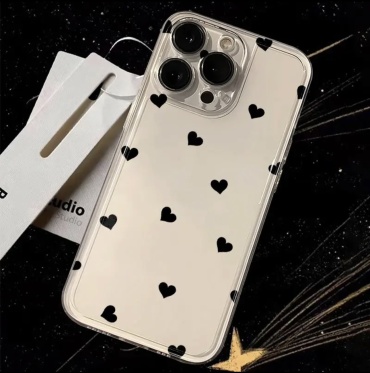 Чехол для Apple IPhone 13 прозрачный с сердечками