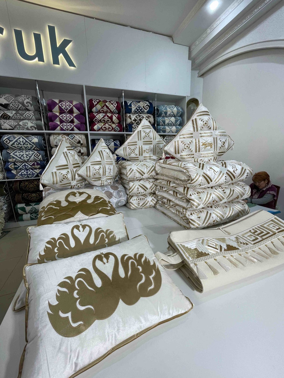 Комплект корпе с подушками 230x80 см, вата, айвори