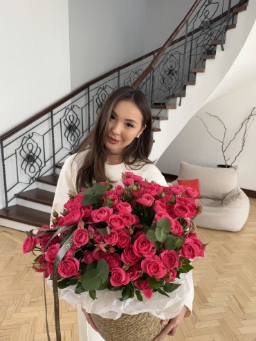Margo Flowers композиция в оформлении кустовая пионовидная роза 20 шт 55 см