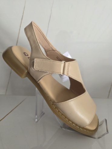 Босоножки QuQi Shoes бежевый