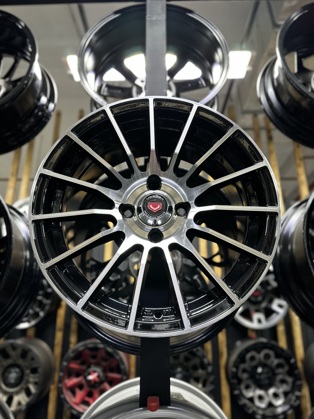 Flow Forming FF9033 7x15/4x100 D67.1 ET35 4 диска черный, серебристый