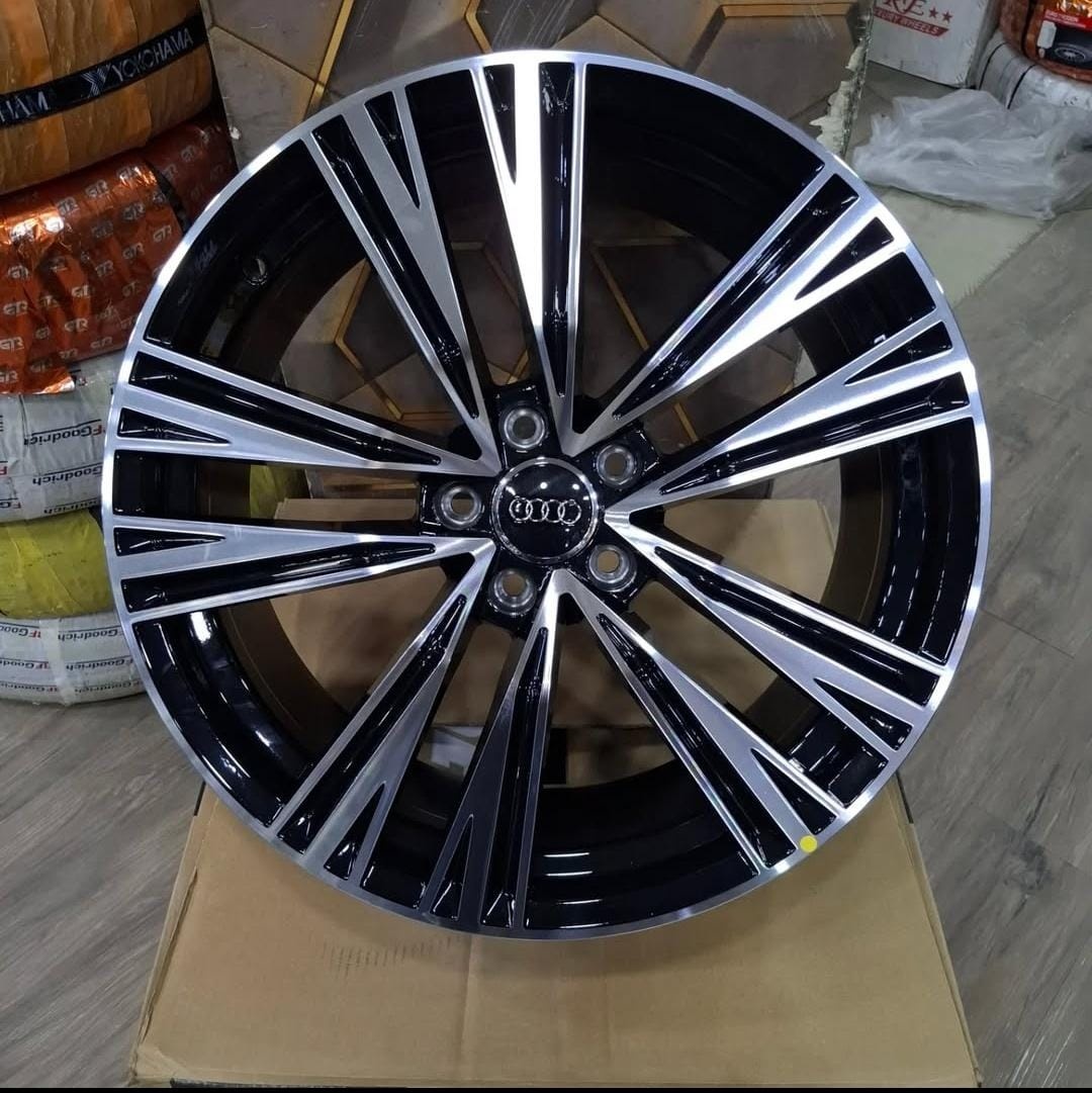 Rainbow Dance audi 7.5x17/5x112 D66.6 ET30 4 диска черный, серебристый