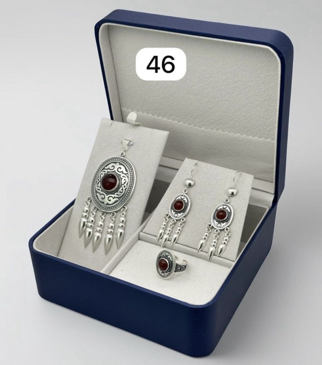 18 КАРАТ 776(4 вес 46 г серебро, без вставок