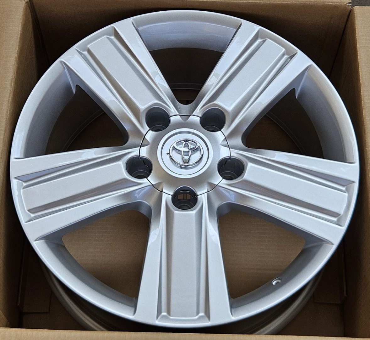 Fonyee BK563 8.5x20/5x150 D110.1 ET45 4 диска серебристый