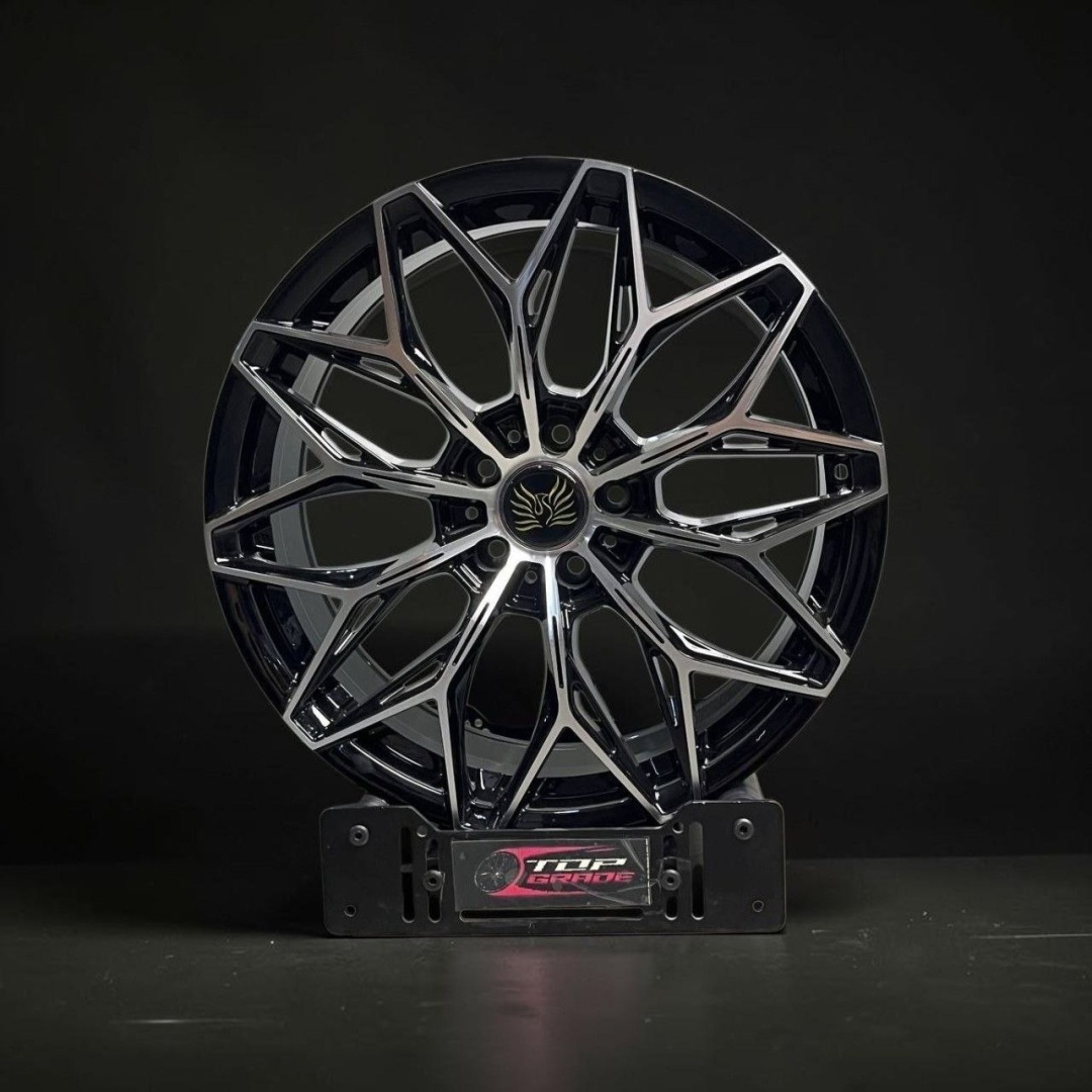 Top Grade AXM 1113 8.5x19/5x114.3 D67.1 ET35 4 диска черный, серебристый