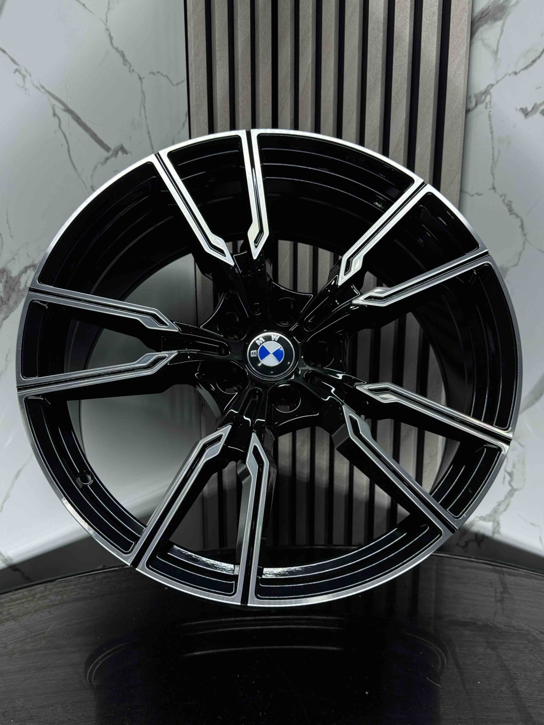 Top Grade bmw fbx266-20 8.5/9.5x20/5x112 D66.56 ET25.38 4 диска черный, серебристый