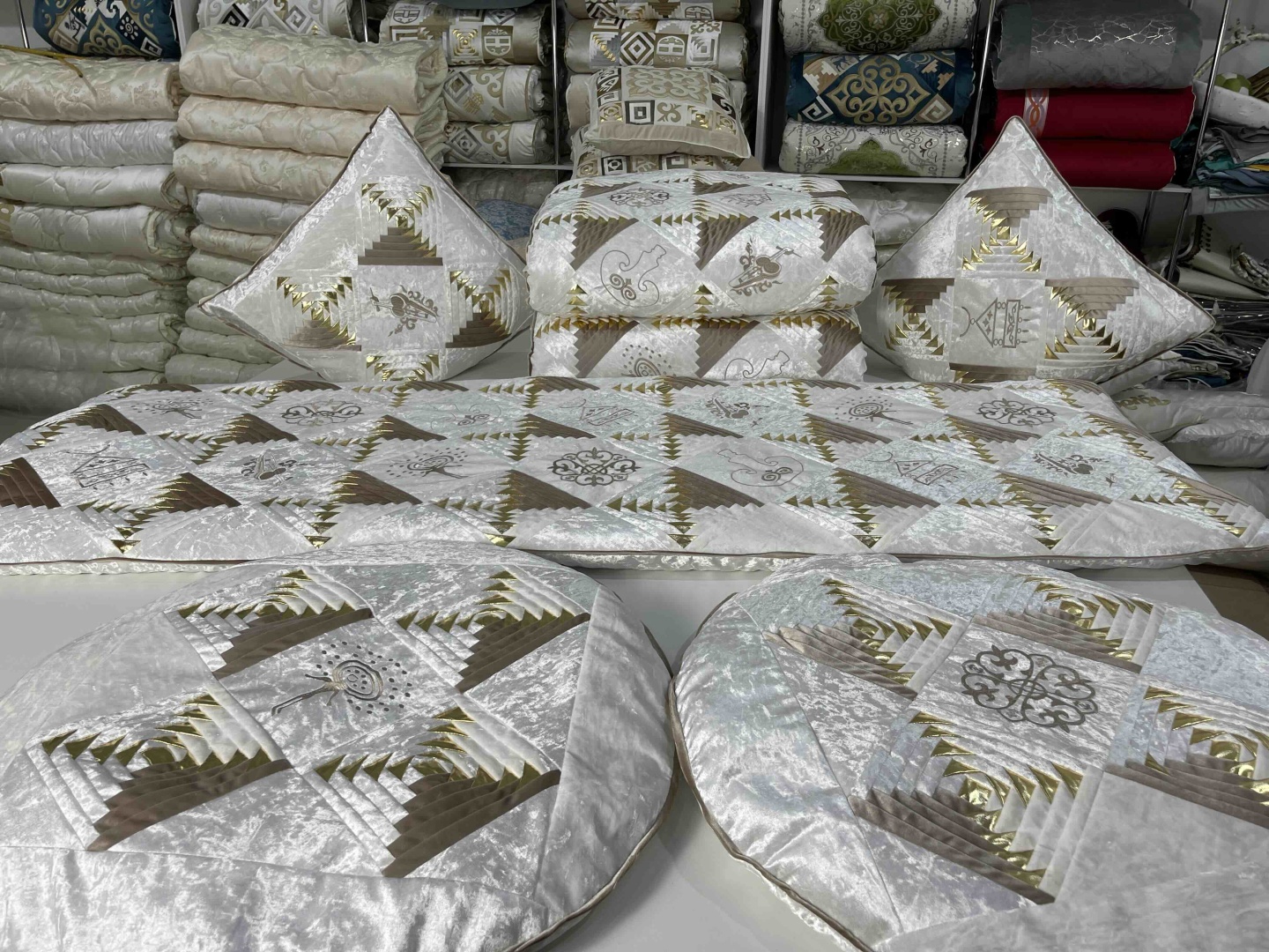 Samruk körpe комплект корпе с подушками 230x80 см, вата, айвори