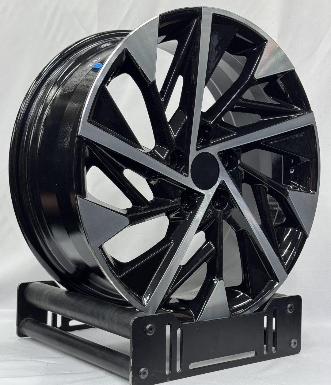 Wheels PX03 7.5x18/5x114.3 D45 ET67.1 4 диска черный, серебристый