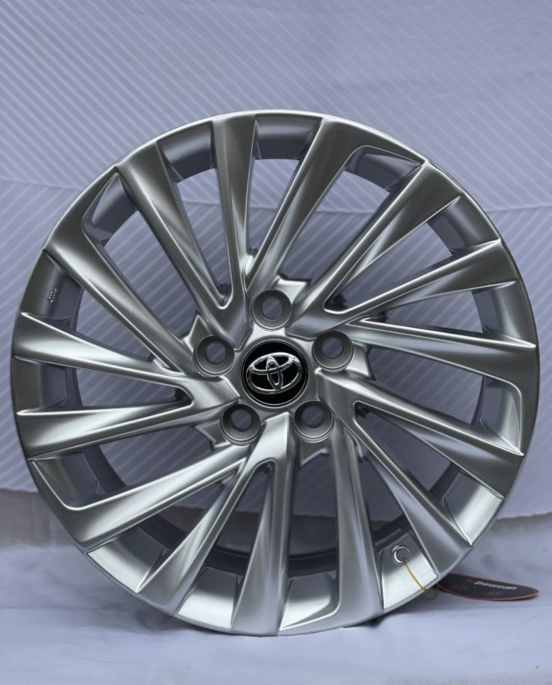 571662 7.5x17/5x114.3 D60.1 ET40 4 диска серебристый