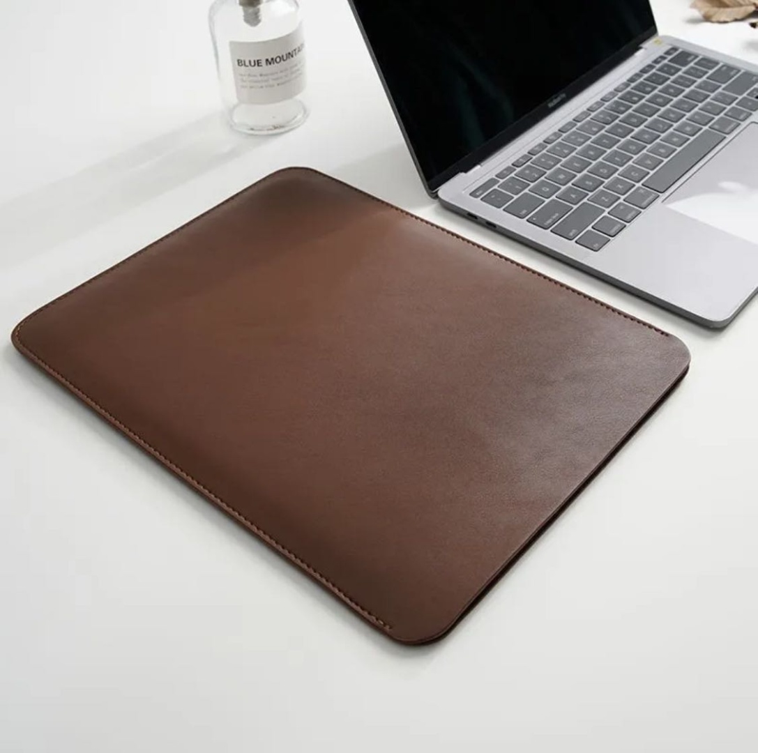Чехол MacCase на MacBook до 13.6" коричневый