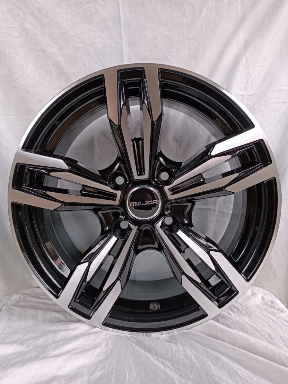 RNO 418 6.5x16/4x114.3 D67.1 ET35 4 диска черный, серебристый
