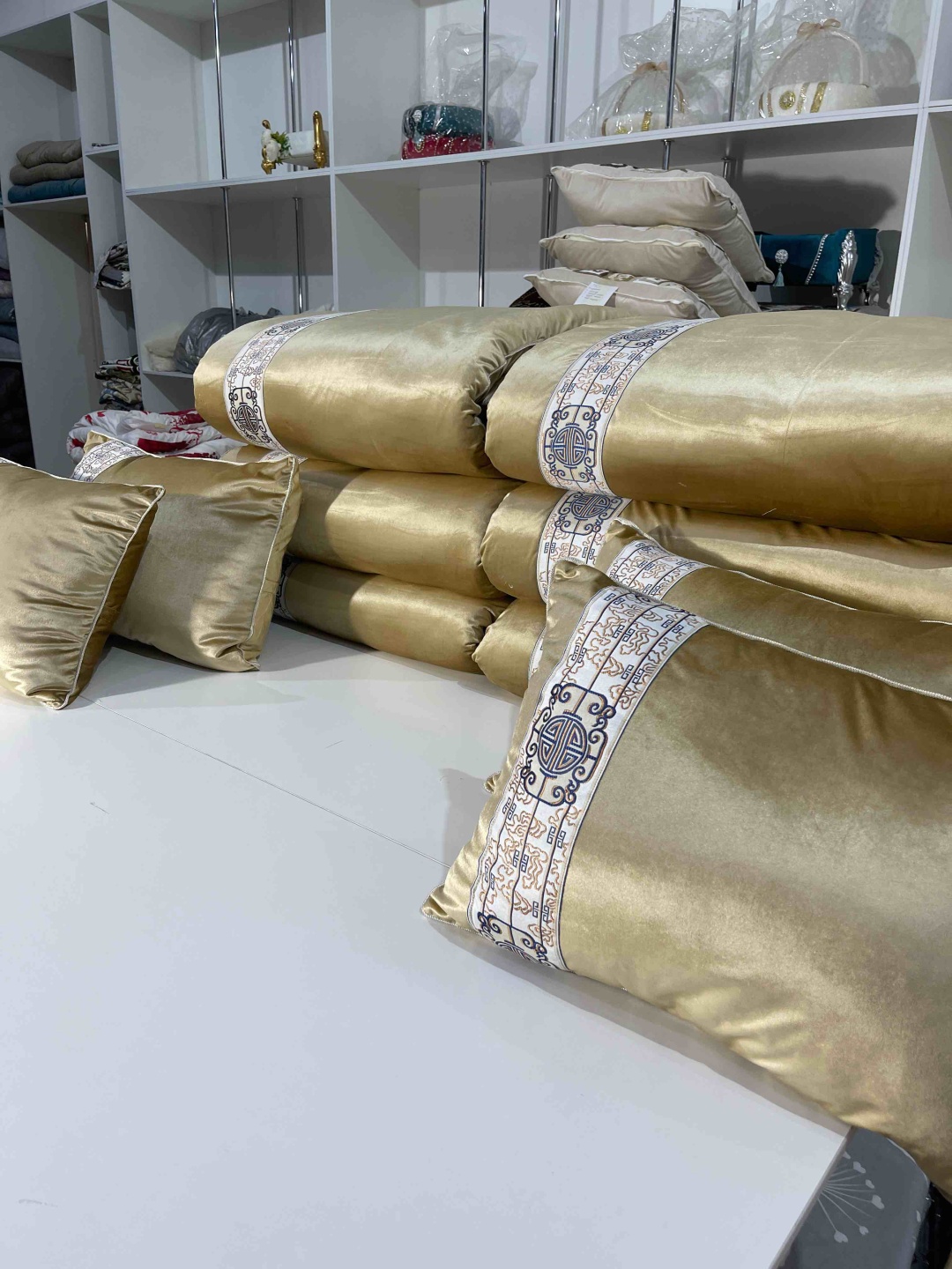 Комплект корпе с подушками 230x80 см, вата, золотистый