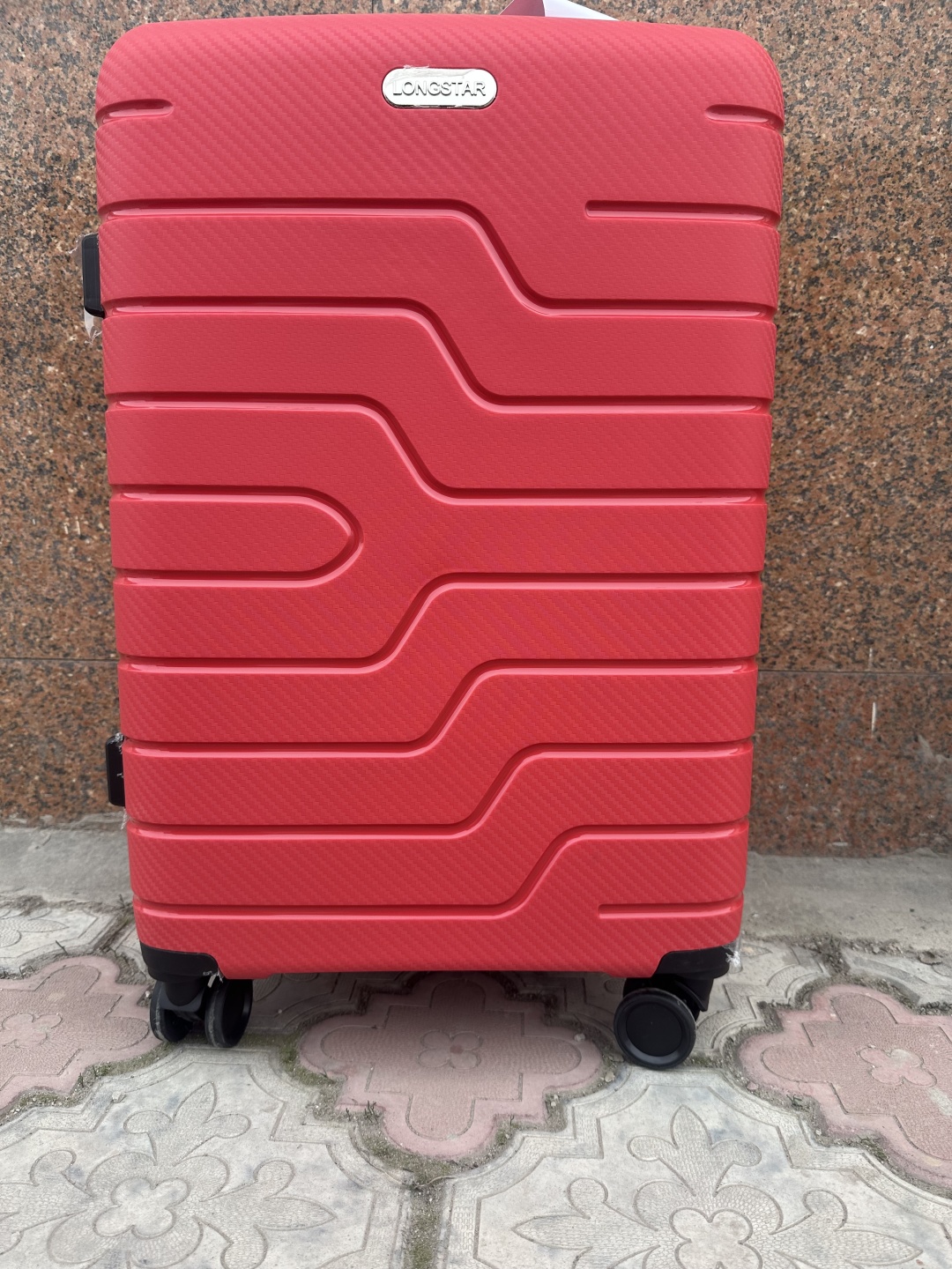 Чемодан Longstar 046812619 полипропилен 67 л красный