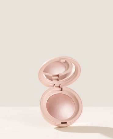 Rare Beauty Positive Light Enlumineur Toucher Soyuex хайлайтер Mesmerize