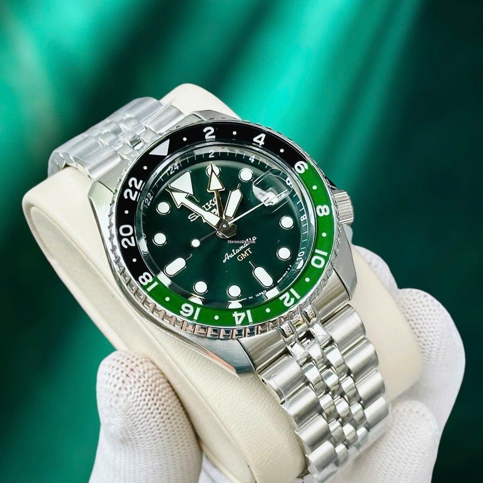 Механические Seiko Seiko 5 Sports green нержавеющая сталь